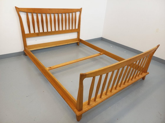 Image 1 of Vintage French double bed by Guillerme et Chambron in solid oak from the 1960s