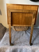 Carrello da cucito vintage - tavolo da cucito - mobiletto da cucito - impiallacciato in teak - su ruote