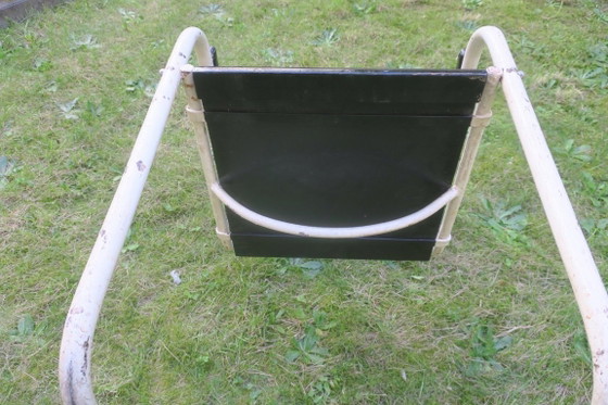 Image 1 of Paar freitragende Gartenstühle aus Eisen und Holz im Stil der Mitte des 20. Jahrhunderts, lackiert, 1950er Jahre