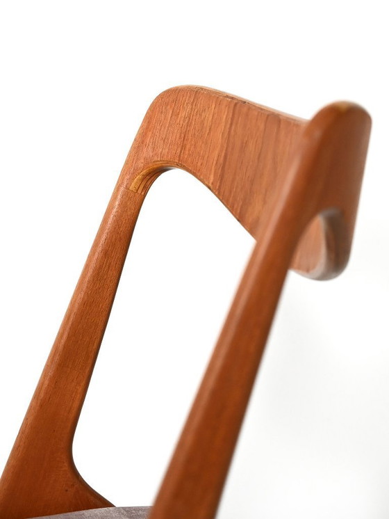 Image 1 of Ensemble de quatre chaises de salle à manger suédoises « Storken ».