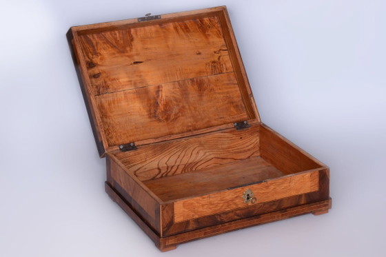 Portagioie Biedermeier restaurato, in frassino, acero, abete rosso e noce, di fabbricazione ceca, risalente (photo 9 of 16)