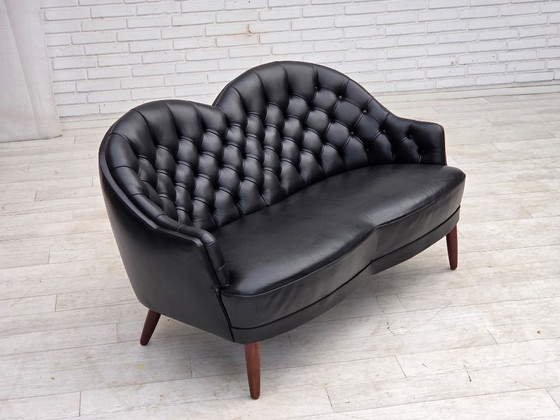 Skandinavisches Sofa aus den 1960er Jahren, bezogen mit schwarzem Möbelleder. – 2 Sitzer Sofas, Wood (photo 7 of 18)