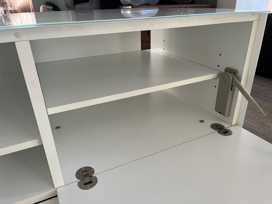 Image 1 of Munari design TV-meubel – wit met glasafwerking – 150 cm – verrijdbaar