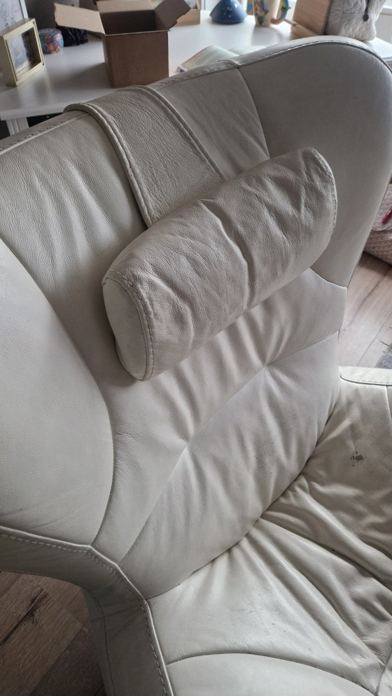 Image 1 of Kuka-Sessel aus weißem Leder