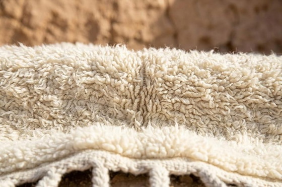 Image 1 of Tapis simple artisanal en laine 250cmx150cm 