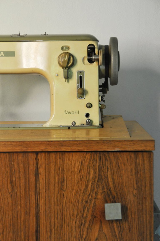 Image 1 of Bernina Favorit Mobili per cucire - Mobile in teak vintage degli anni '60/'70 mobile per giradischi