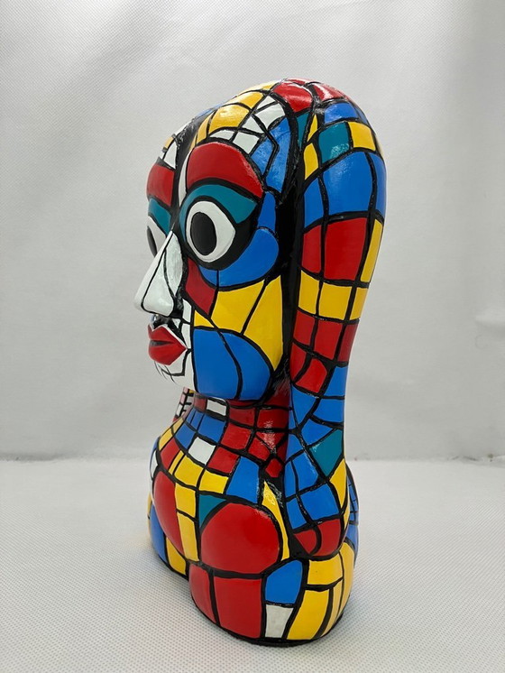 Image 1 of Figura abstracta de una niña. Hecha a mano por el artista.