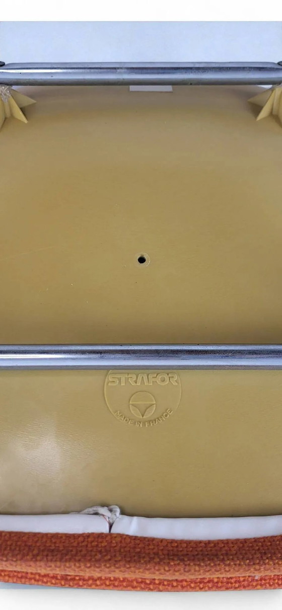 Poltrona Strafor Vintage anni '70 – Poltrone, Plastic (photo 9 of 9)