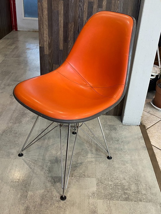 Image 1 of Chaise fibre de verre skai vinyl dsr eiffel orange greige eames herman miller vintage 50 60 70