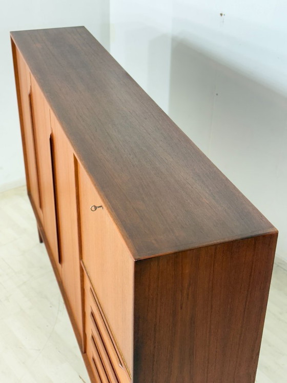 Aparador alto de teca de mediados de siglo, de la década de 1960 – Mueble para salón – Aparador (photo 15 of 20)