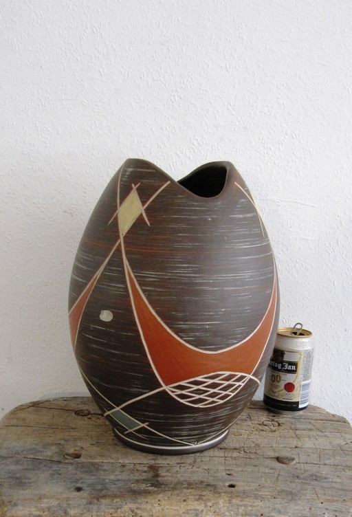 Vase Sawa Keramik Sgraffito-Decor H.M. Muller 1950s