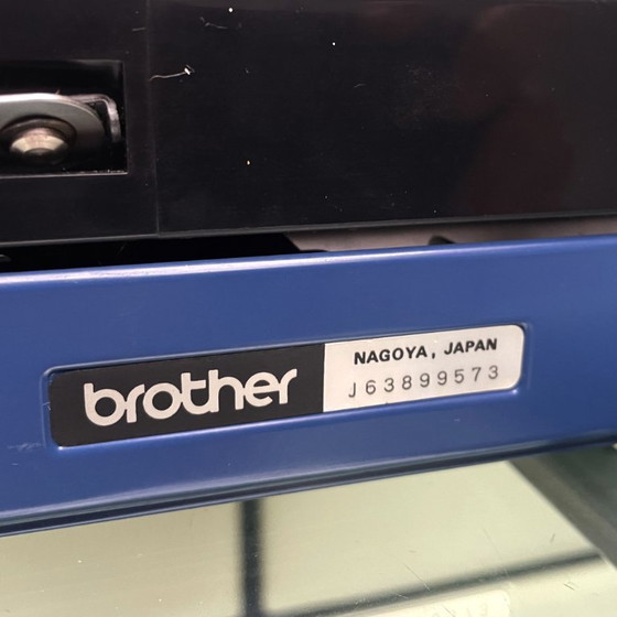 Image 1 of Macchina da scrivere Brother Deluxe 250TR blu, anni '70, con custodia, prodotta in Giappone.
