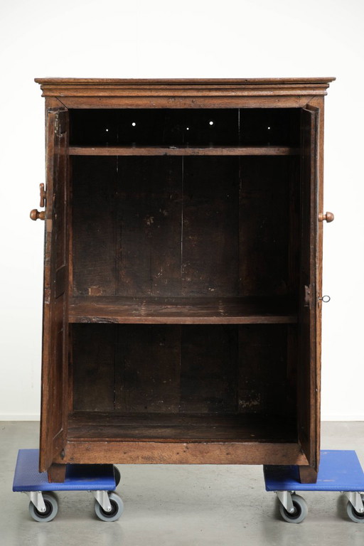 Antieke eikenhouten boerenkast uit eind 17e eeuw met origineel beslag en prachtig patina – buffetkasten, Wood (photo 2 of 13)