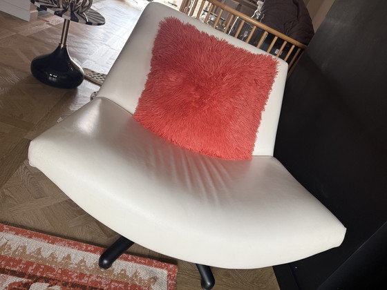 Image 1 of Fauteuil pivotant Dyyk Coco en cuir avec pieds noirs