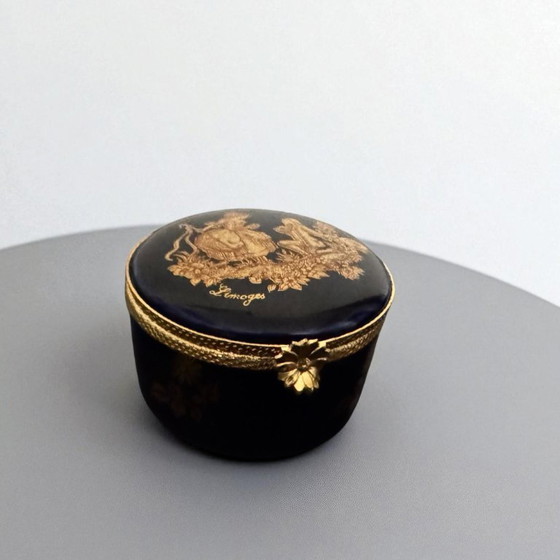 Image 1 of Lot de collection de 16 pièces de céramiques anciennes de Limoges