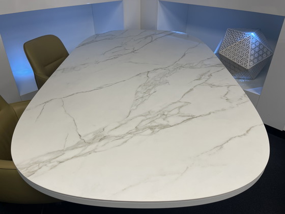 Image 1 of Leolux Toveri Dining tafel keraniek