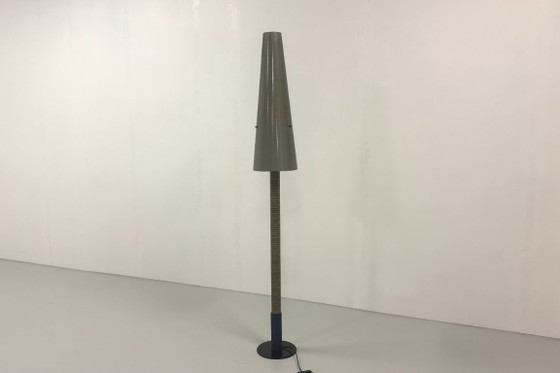 Lampada Tiger di Fontana Arte, Italia - anni '80 – Lampade da terra, Metallo, Plastica (photo 4 of 12)