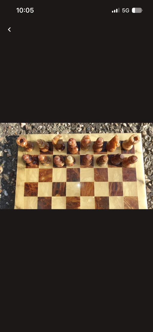 Onyx chess set