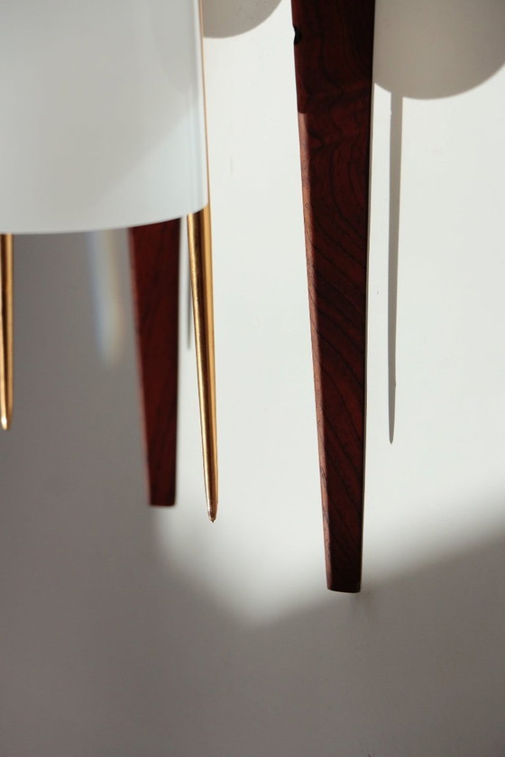 Image 1 of 4 Modernistische verstelbare wandlampen in teak en messing – 1950