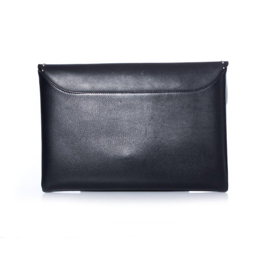 Image 1 of Givenchy, pochette Antigona in pelle borchiata