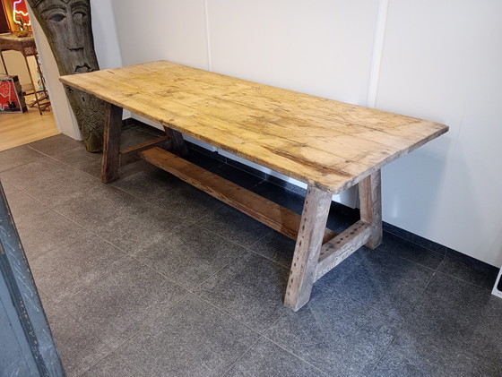 Image 1 of Industriële massieve houten eettafel 