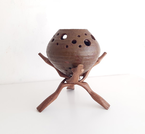 Image 1 of Lampe de table vintage en céramique avec base en teck sculpté