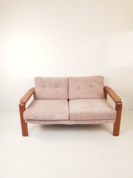 Image 1 of Panca vintage in teak con tessuto a coste rosa chiaro | Panca in legno rosa