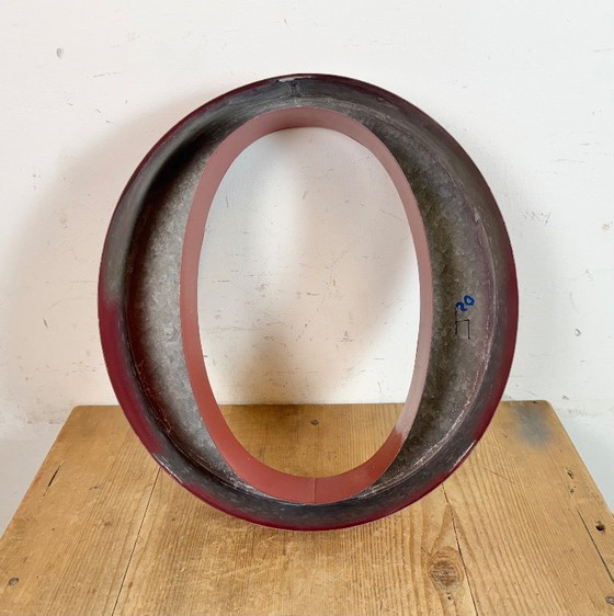 Image 1 of Lettre O de façade en fer rouge vintage, années 1970