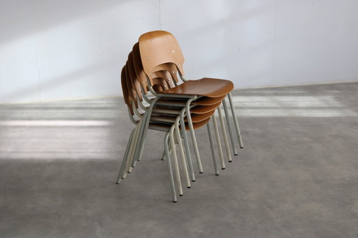 5x stapelbare Industriestühle