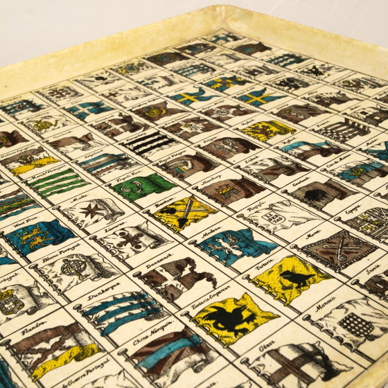 Vassoio araldico di Piero Fornasetti, montato come tavolo su base Foldes, anni '50 – Tavolini, Wood, Velvet (photo 7 of 20)