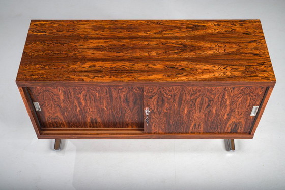Image 1 of  Credenza di metà secolo in legno impiallacciato Palisander con gambe cromate, 1960
