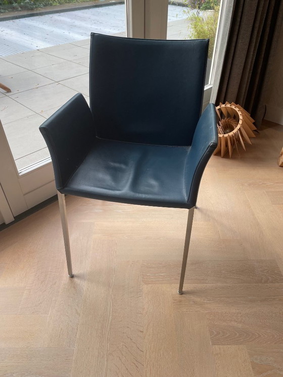 6 sedie di design Zanotta originali – pelle blu scuro – Sedie da pranzo (photo 6 of 6)