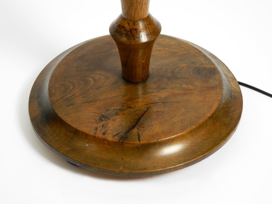 Image 1 of Preciosa lámpara de pie grande original alemana de los años 30 de madera de roble oscuro sin pantalla
