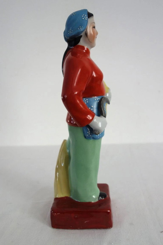 Image 1 of Afbeelding ter illustratie: Porseleinen beeldje van een boer, Culturele Revolutie