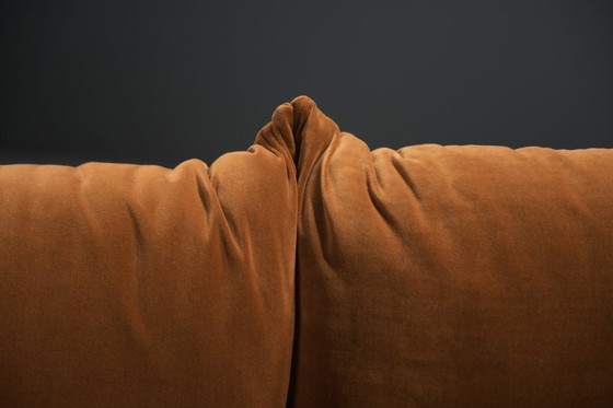 Image 1 of Rare canapé Marenco vintage ancien en velours, conçu par Mario Marenco pour Arflex Italie.