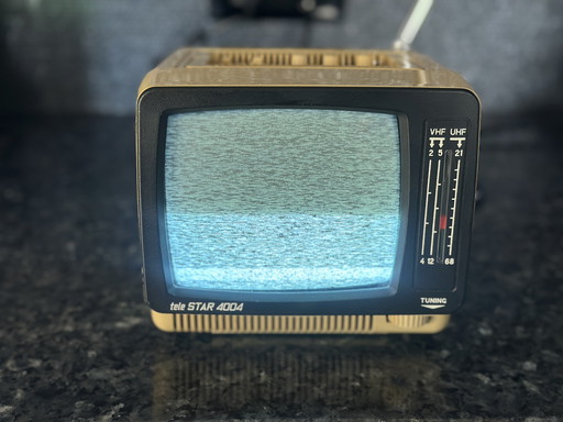Televisor portátil mini Tele Star 4004 vintage | URSS, década de 1980