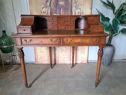 Bureau classique, bureau, bureau, bureau.