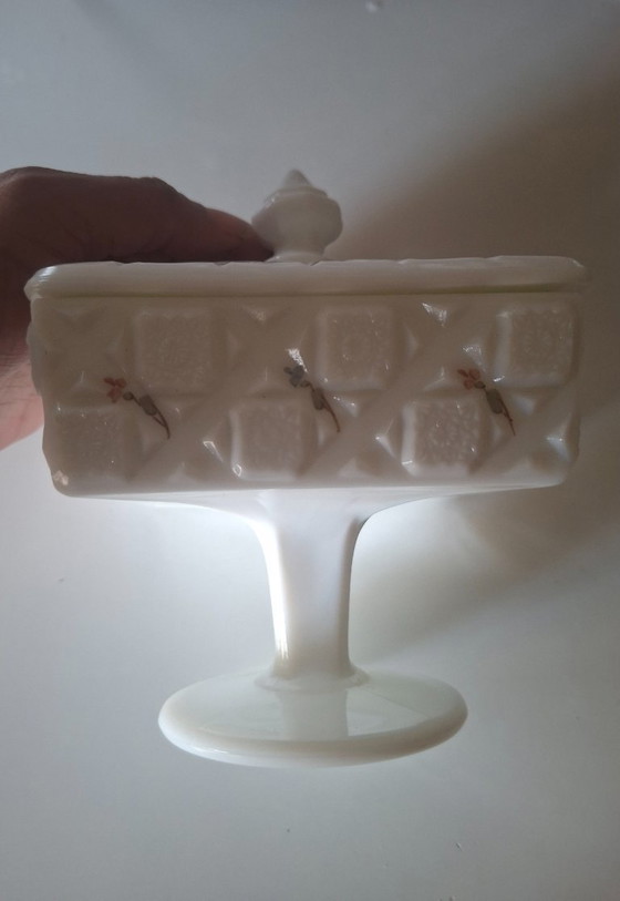 Image 1 of Vintage Amerikaanse huwelijksbedankdoos van opaalglas, handbeschilderd - ca. 1950 - Decoratie