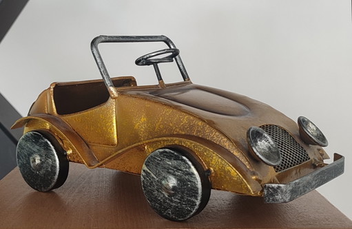 Voiture Vintage en Métal Style Industriel