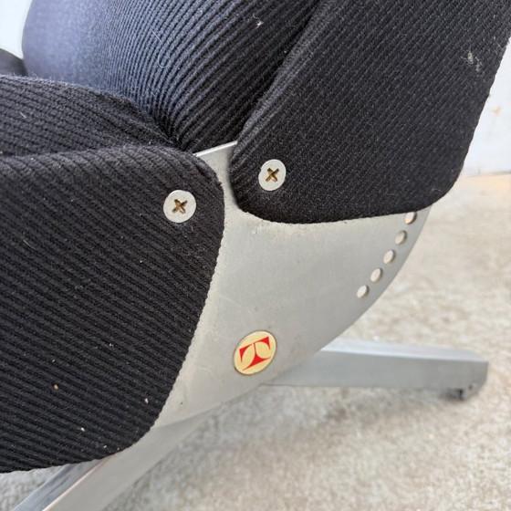 Poltrona Tecno P40 - Struttura in metallo, rivestimento nero – Poltrone, Textile (photo 3 of 13)
