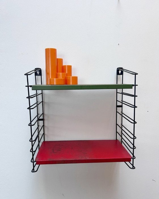 Image 1 of Estantería de pared pequeña Tomado – roja y verde