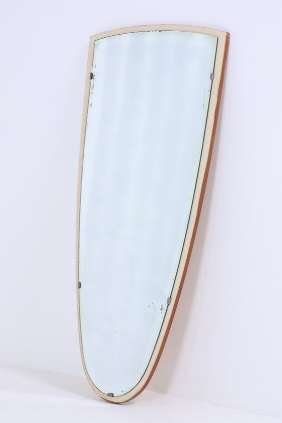 Image 1 of Specchio d'epoca anni '60 - metà secolo Specchio da appendere Specchio di legno Retrò inclinato Vintage #06-03