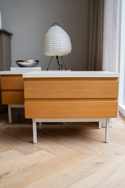 Set van 2 houten nachtkastjes