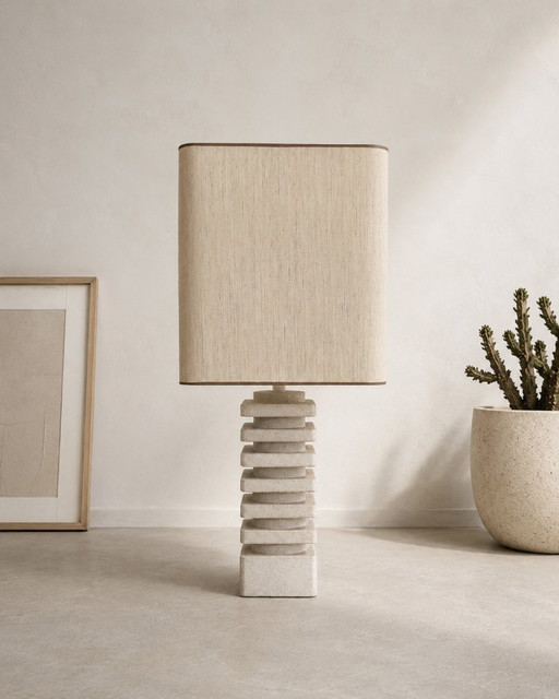 Große brutalistische Kalkstein Tischlampe, Frankreich, circa 1970