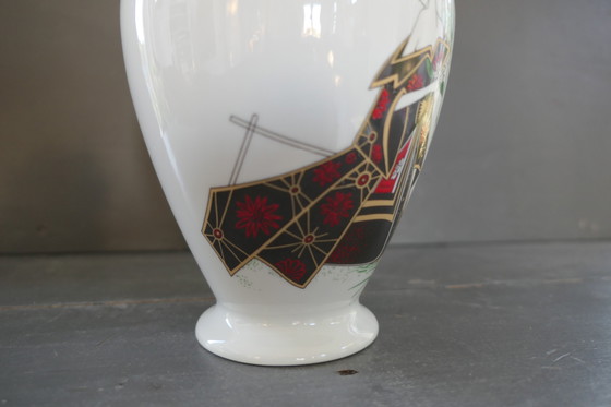 Image 1 of Vase Vintage Apulum Porcelaine Blanche Avec Geisha