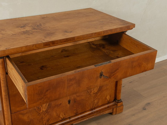 Image 1 of Cómoda Biedermeier de la década de 1830