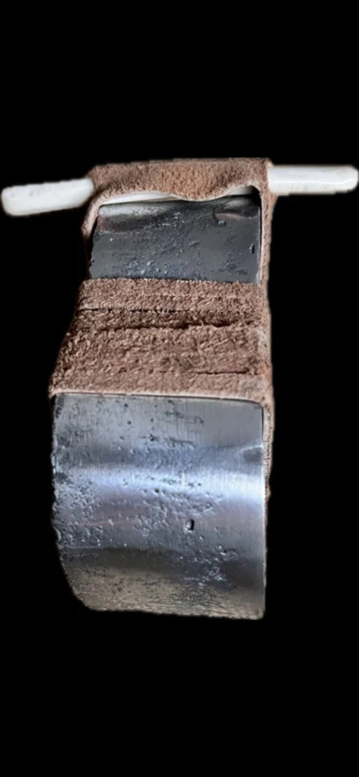 Toro in alluminio riciclato – decoratieve objecten, Leather, Aluminium (photo 2 of 6)