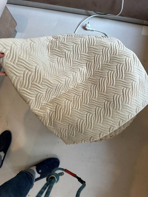  Elegant 50 x 50 cm square cushion in cream fabric