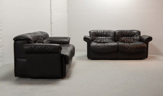Image 1 of Magnífico sofá de dos plazas De Sede de mediados de siglo, de cuero liso marrón negruzco, DS17. Suiza, década de 1970.