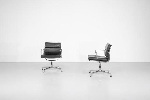 Soft Pad Chair "EA 208" Charles Ray Eames, USA 1969.